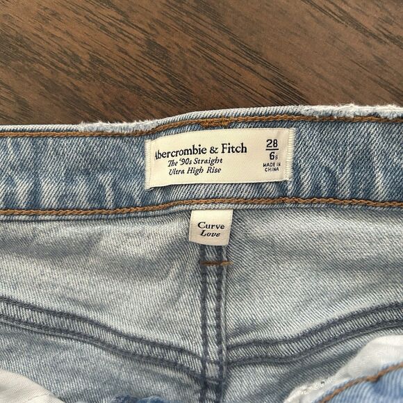 Abercrombie & Fitch Curve Love The 90s Straight Ultra High Rise Jean Size 28/6S - Picture 3 of 8